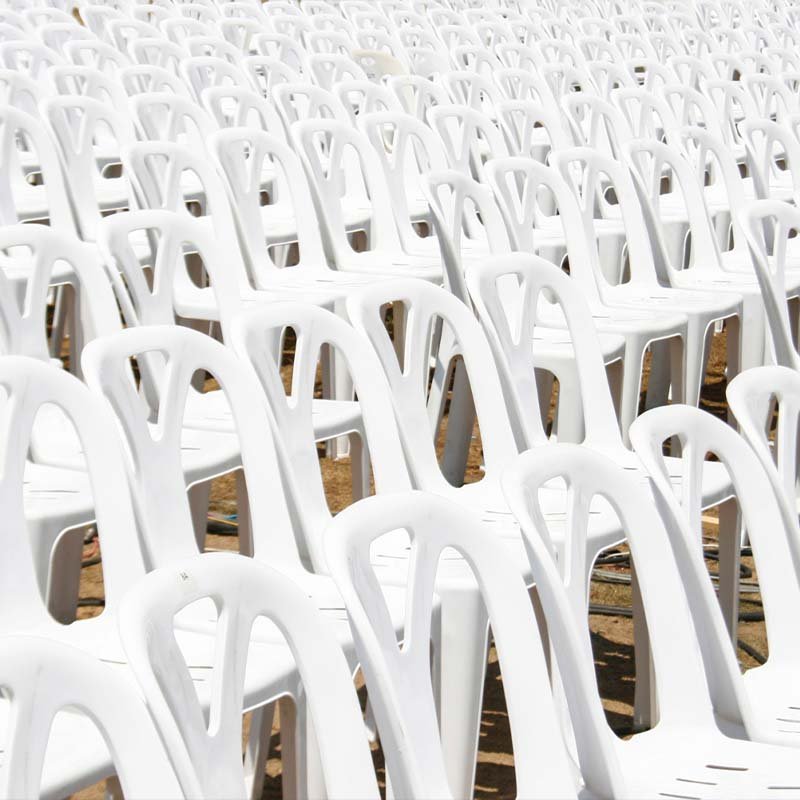 כיסא פלסטיק להשכרה